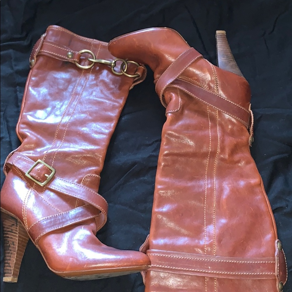 Womans coach maribello boots size 5 1/2